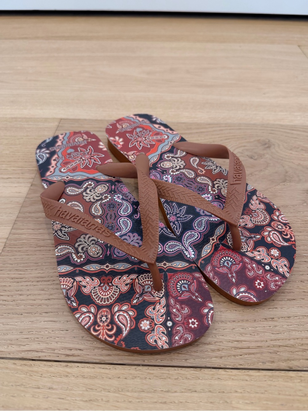 Havaianas Paisley Print Sandals in Brown and Red